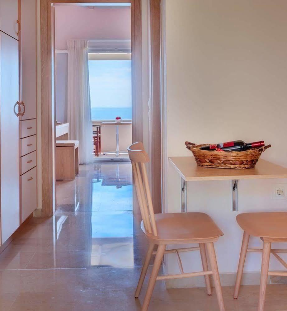 Krouzeri Beach Apartments Katávolos 外观 照片