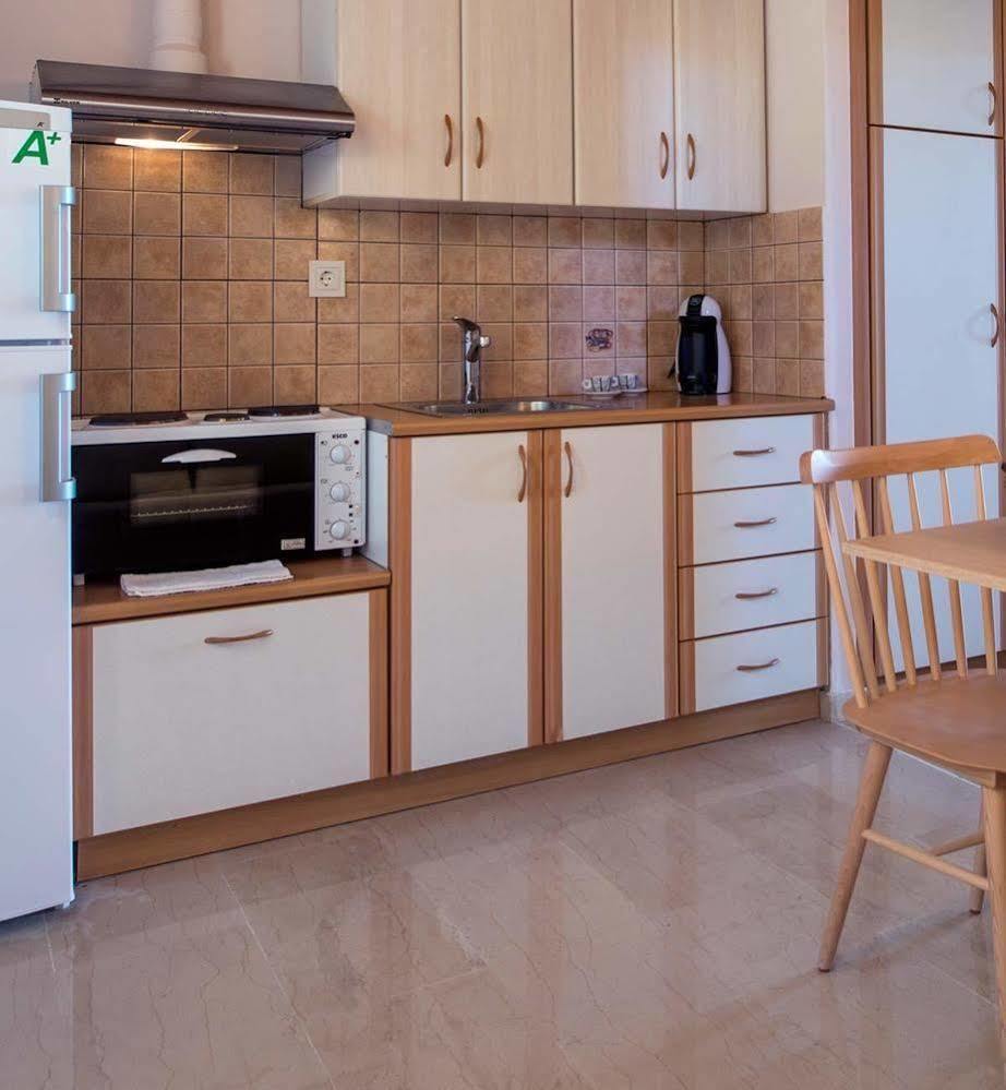 Krouzeri Beach Apartments Katávolos 外观 照片